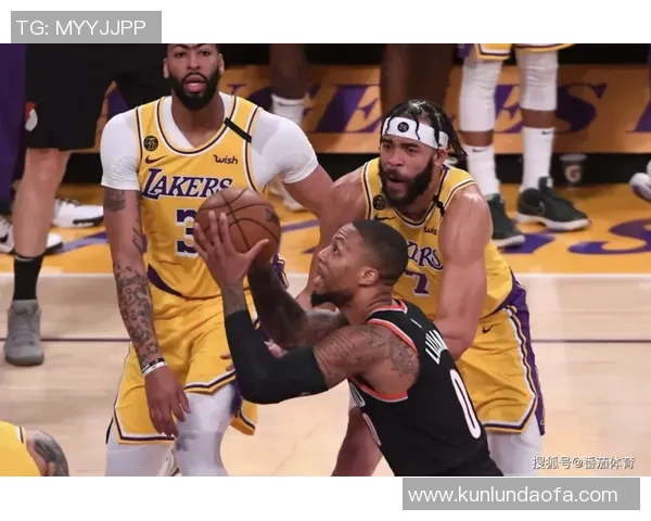 2004年NBA季后赛开拓者与湖人经典对决回顾与分析